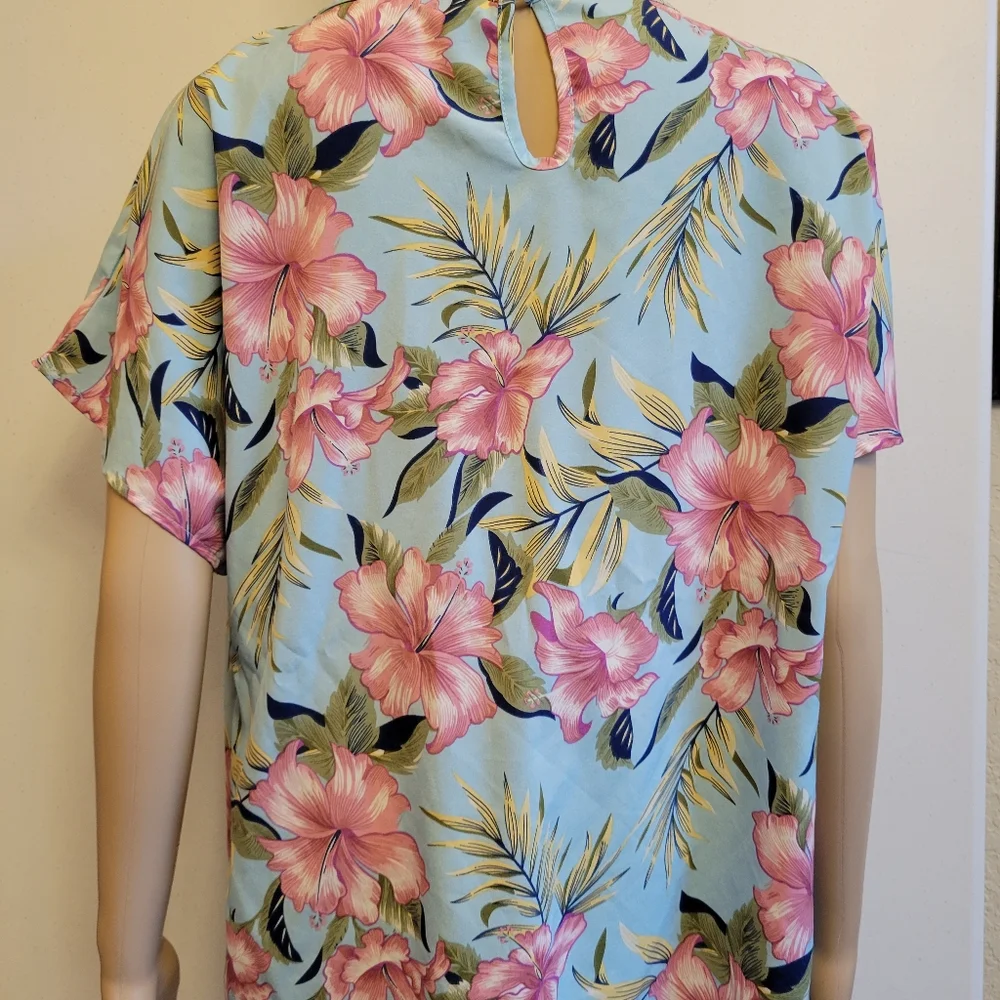 Top - Picture 3 of 4